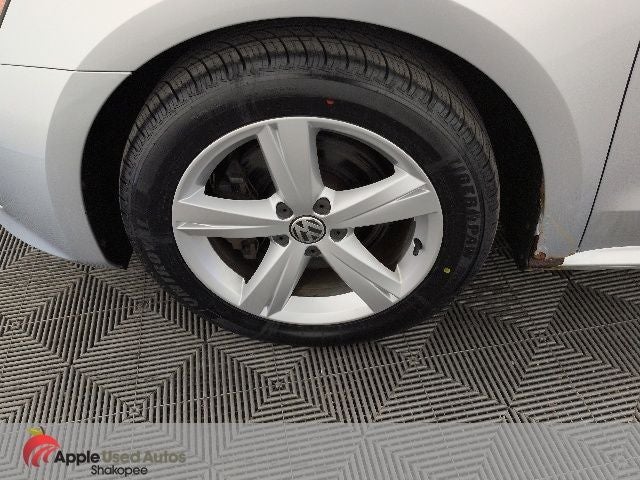 2013 Volkswagen Passat 2.5 SE