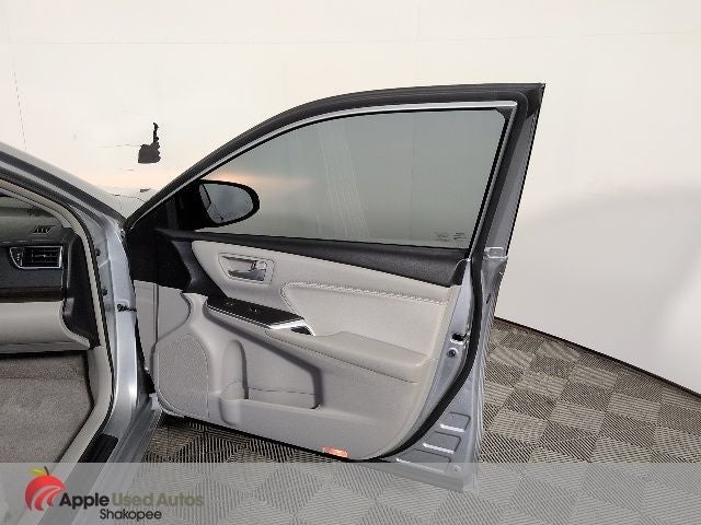 2016 Toyota Camry XLE