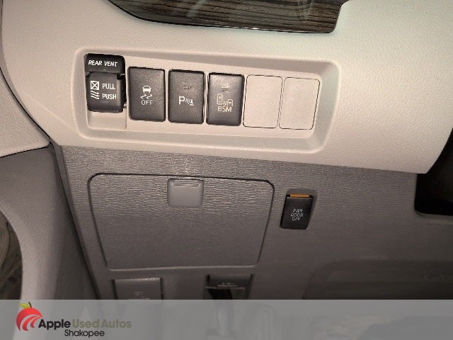 2015 Toyota Sienna XLE