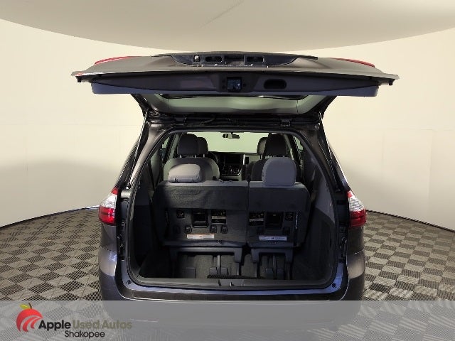 2016 Toyota Sienna L 7 Passenger