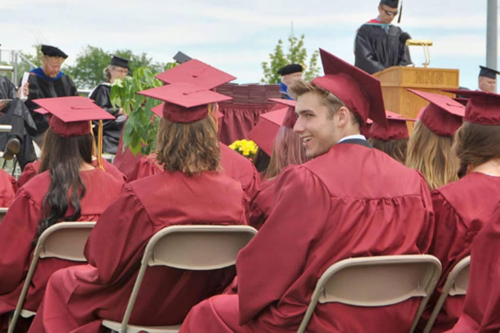 Apple Used Autos Shakopee in Shakopee MN
